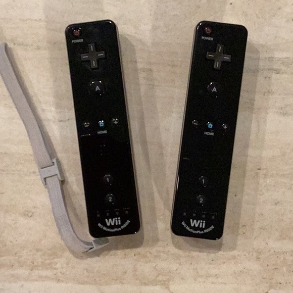 Nintendo Wii Remotes Motion Plus Inside Controller Lot Of 2 Remote Black - Picture 5 of 6